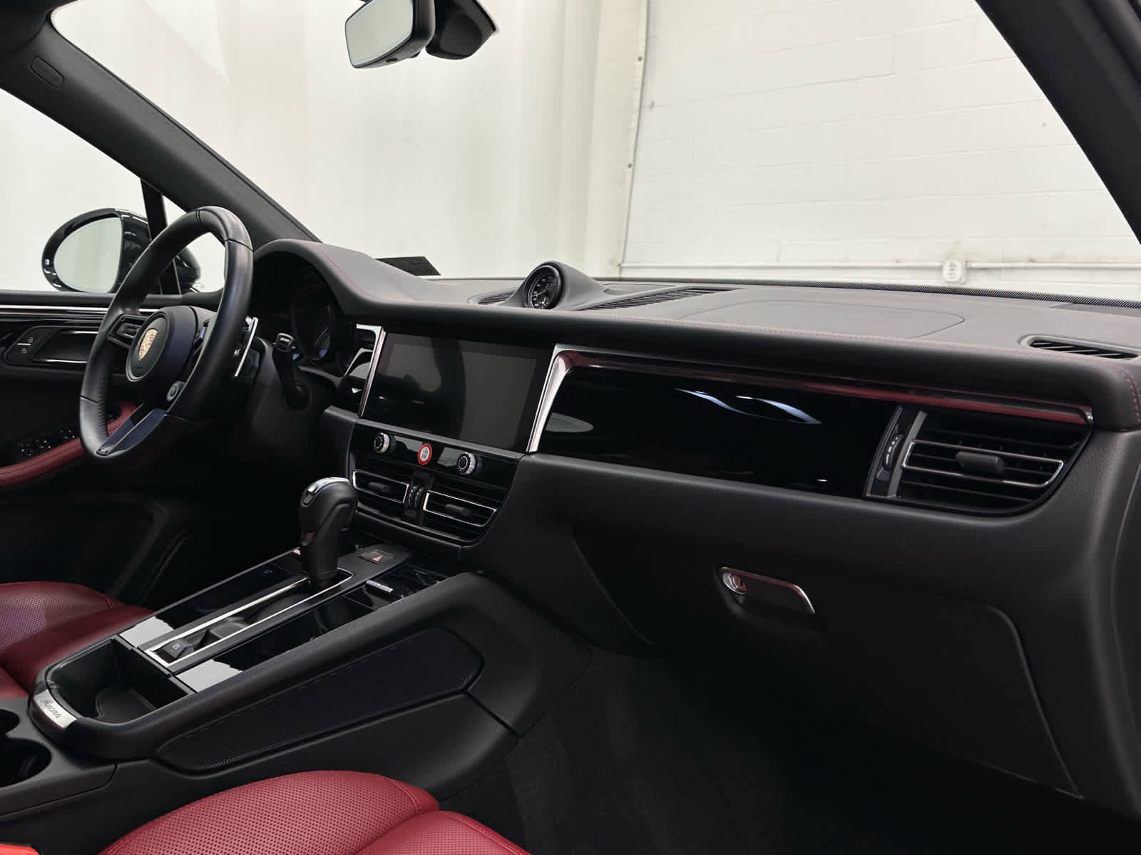 Used 2024 Porsche Macan S image 17