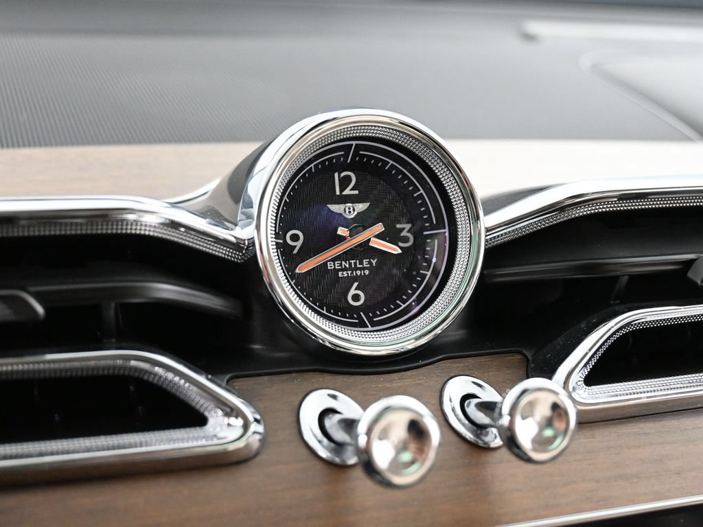 Certified 2024 Bentley Bentayga AWD/4WD image 21