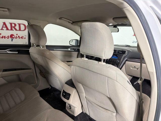 Used 2017 Ford Fusion SE FWD image 19