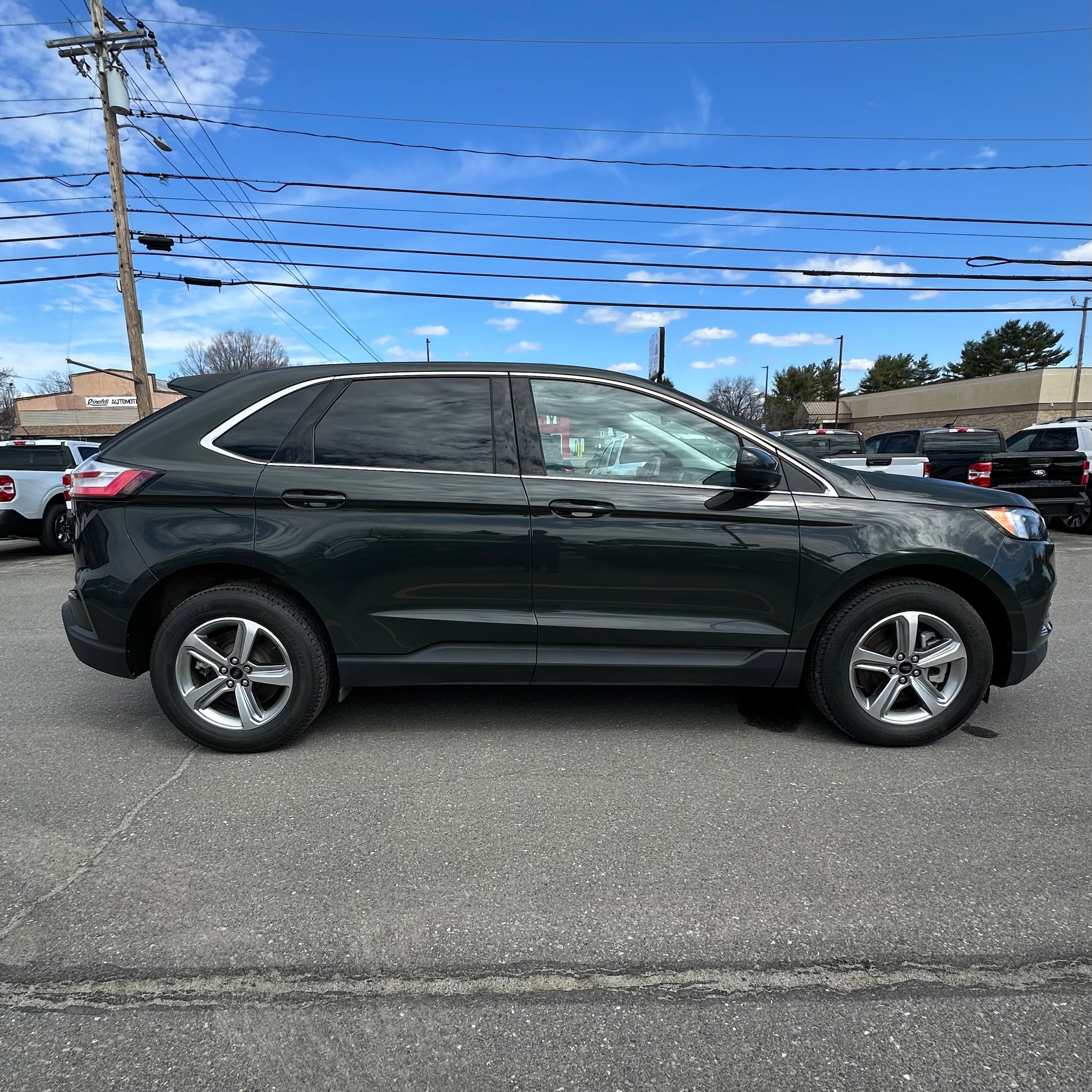 Used 2023 Ford Edge SEL w/ Convenience Package AWD/4WD image 2