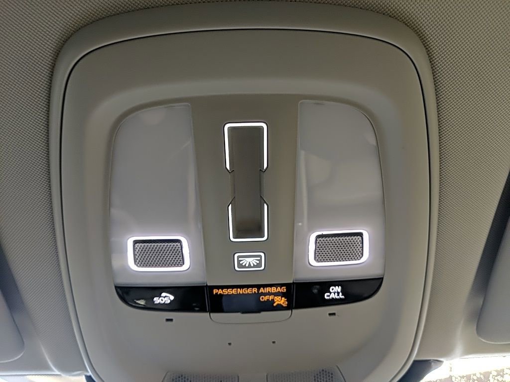 Used 2022 Volvo XC60 B5 Inscription w/ Advanced Package image 29