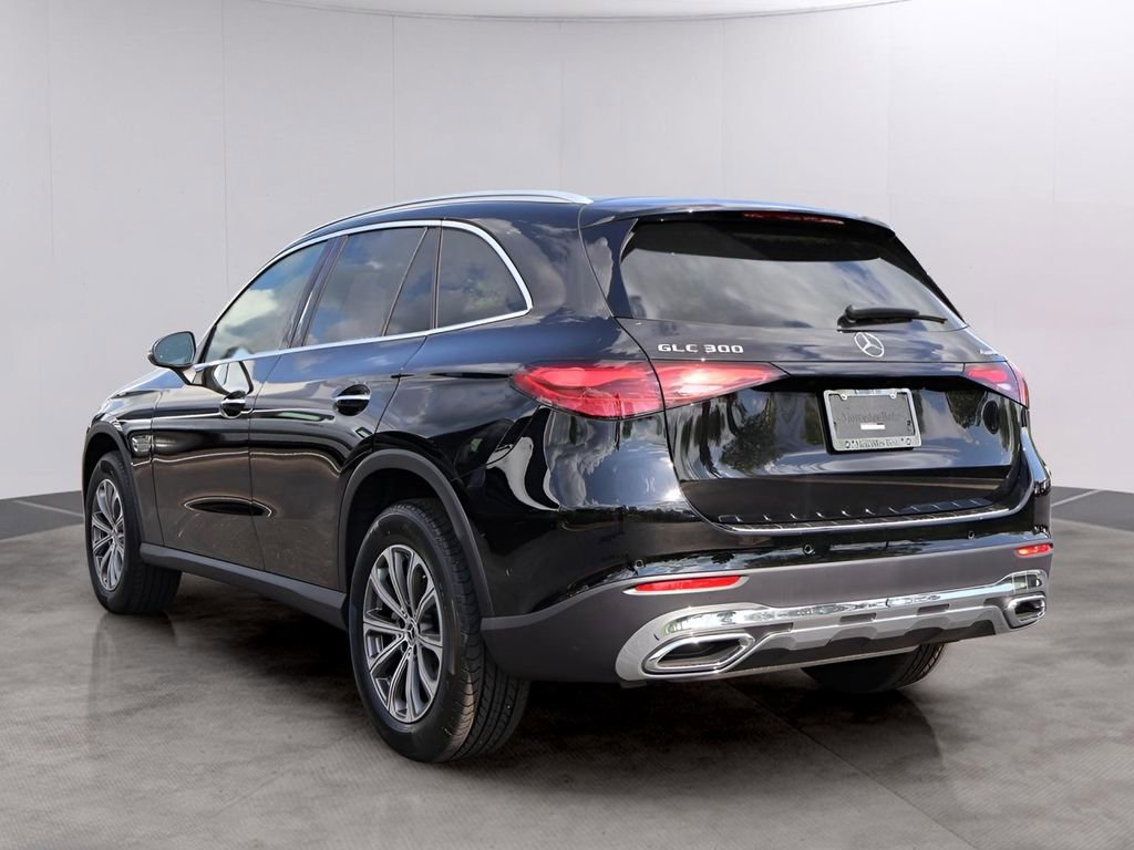 Certified 2025 Mercedes-Benz GLC 300 4MATIC image 5