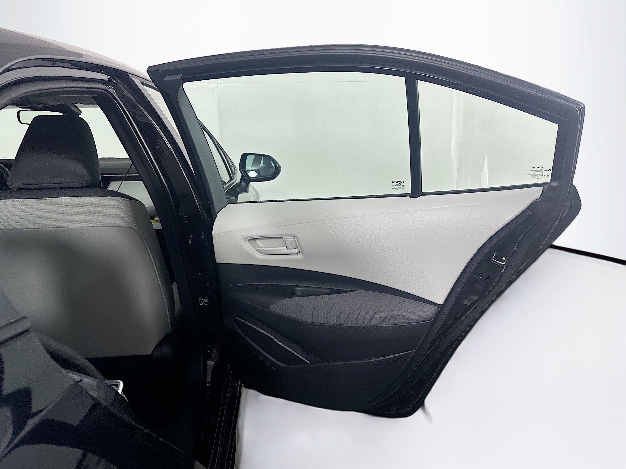Used 2026 Toyota Corolla LE FWD image 28