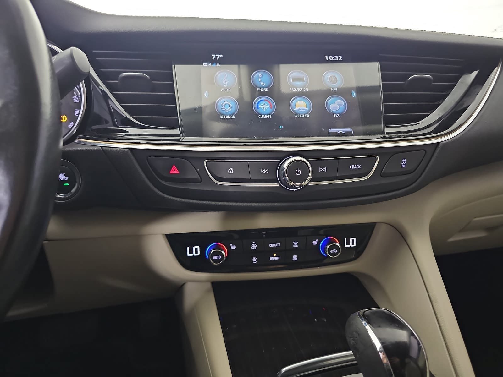 Used 2018 Buick Regal Essence w/ Driver Confidence Package #1 FWD image 17
