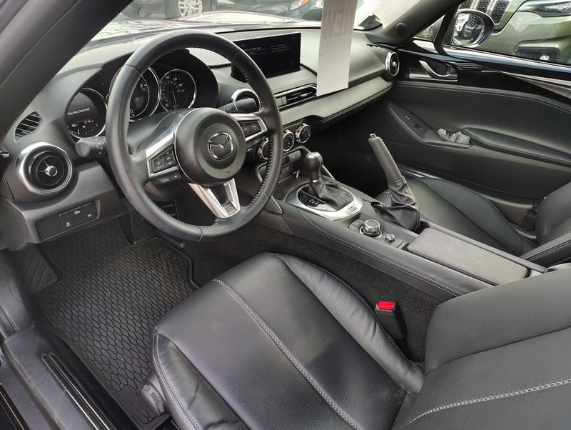Used 2024 MAZDA MX-5 Miata Grand Touring w/ Appearance Package RWD image 10