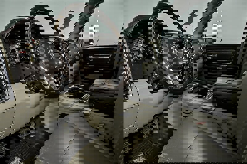 Used 2018 RAM 3500 Laramie Longhorn w/ Longhorn Southfork Package image 18