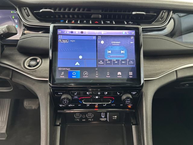 Used 2023 Jeep Grand Cherokee 30th Anniversary image 21