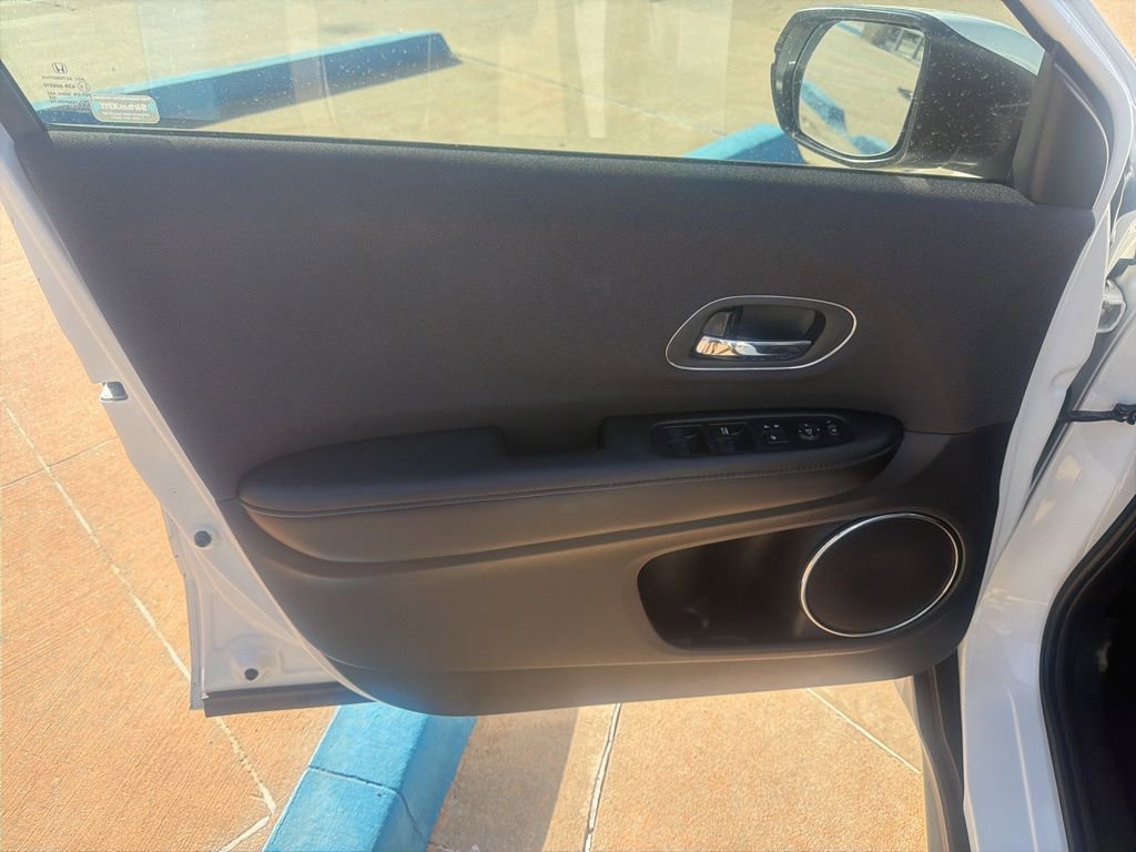 Used 2021 Honda HR-V EX image 6