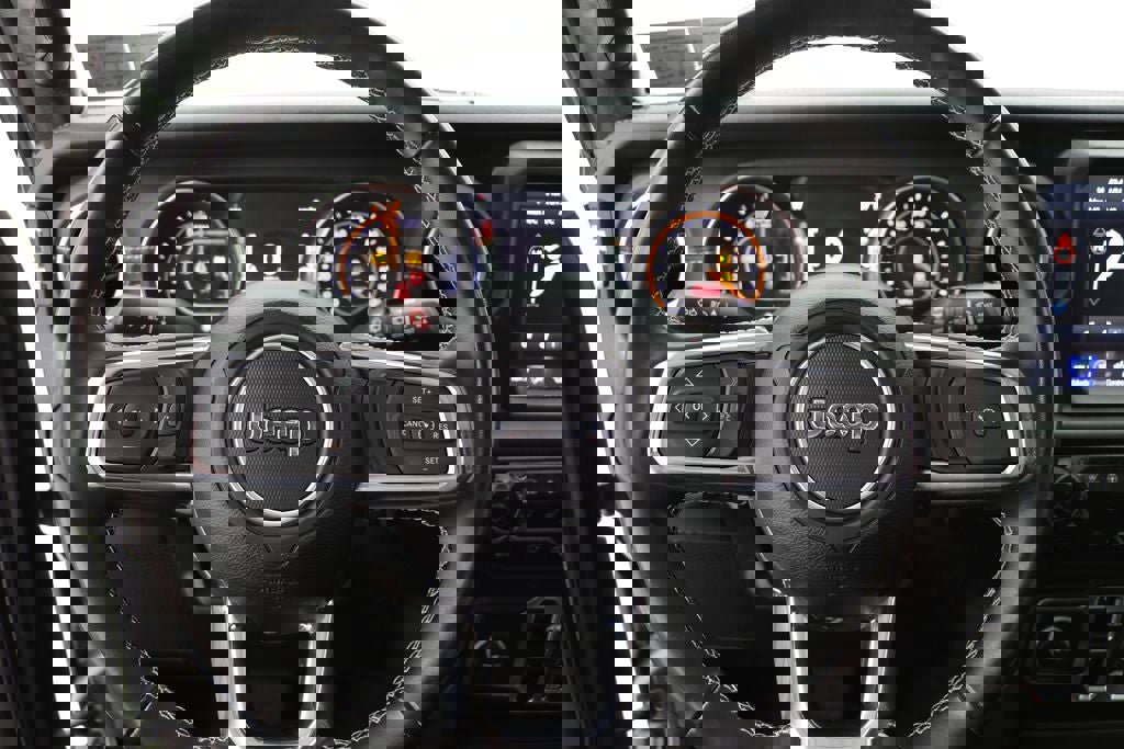 Used 2023 Jeep Wrangler Sahara w/ Cold Weather Group image 17