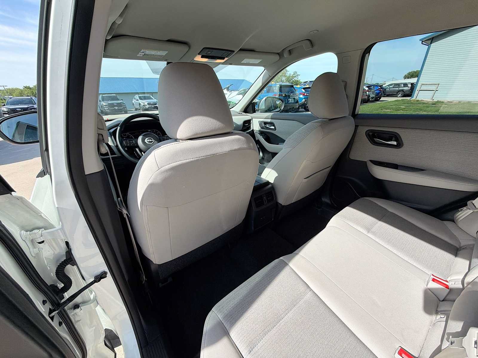 Used 2023 Nissan Rogue SV AWD/4WD image 15