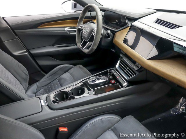 Used 2022 Audi e-tron GT Premium Plus image 29