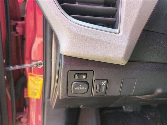 Used 2015 Toyota Corolla LE FWD image 13