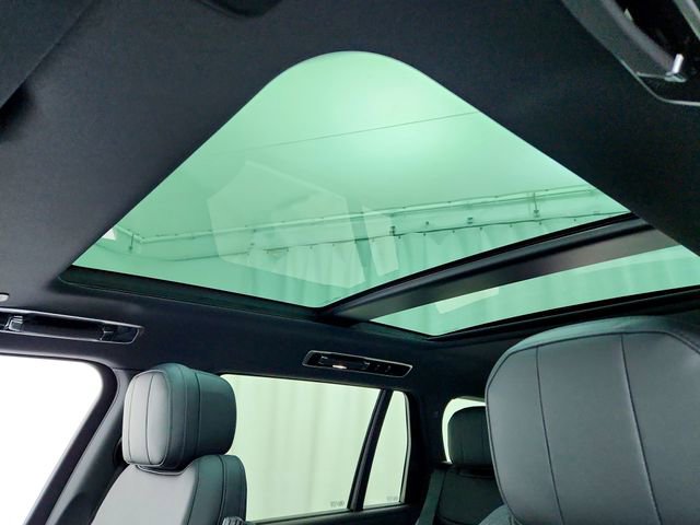 New 2025 Land Rover Range Rover Long Wheelbase SE image 22