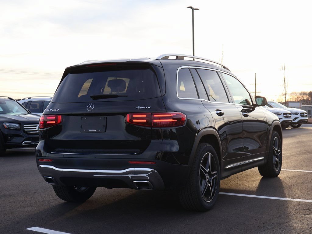 New 2026 Mercedes-Benz GLB 250 4MATIC image 7