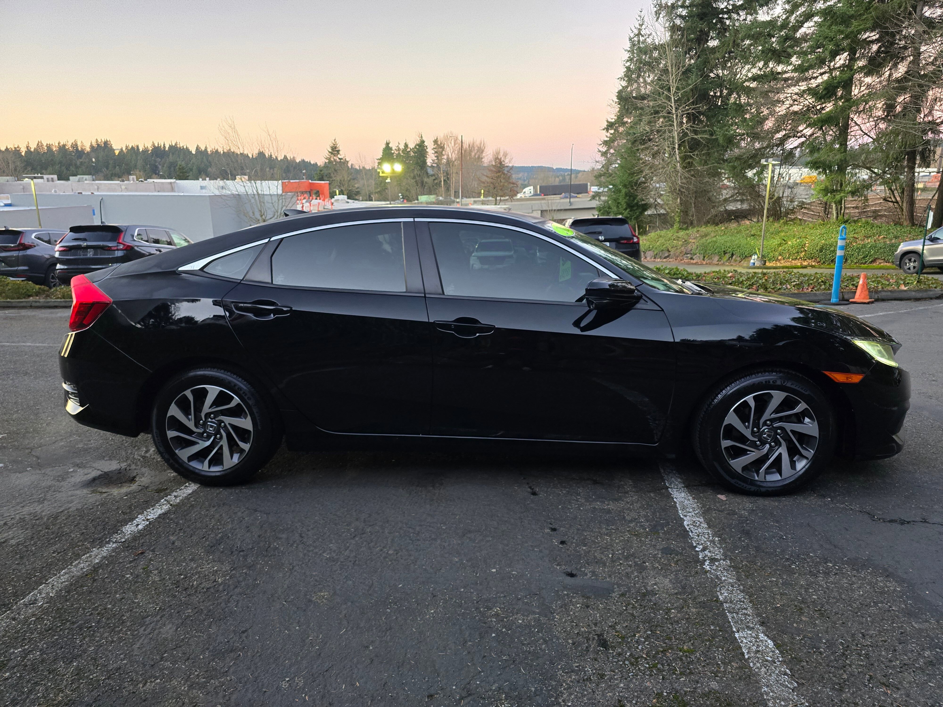 Used 2018 Honda Civic EX image 5