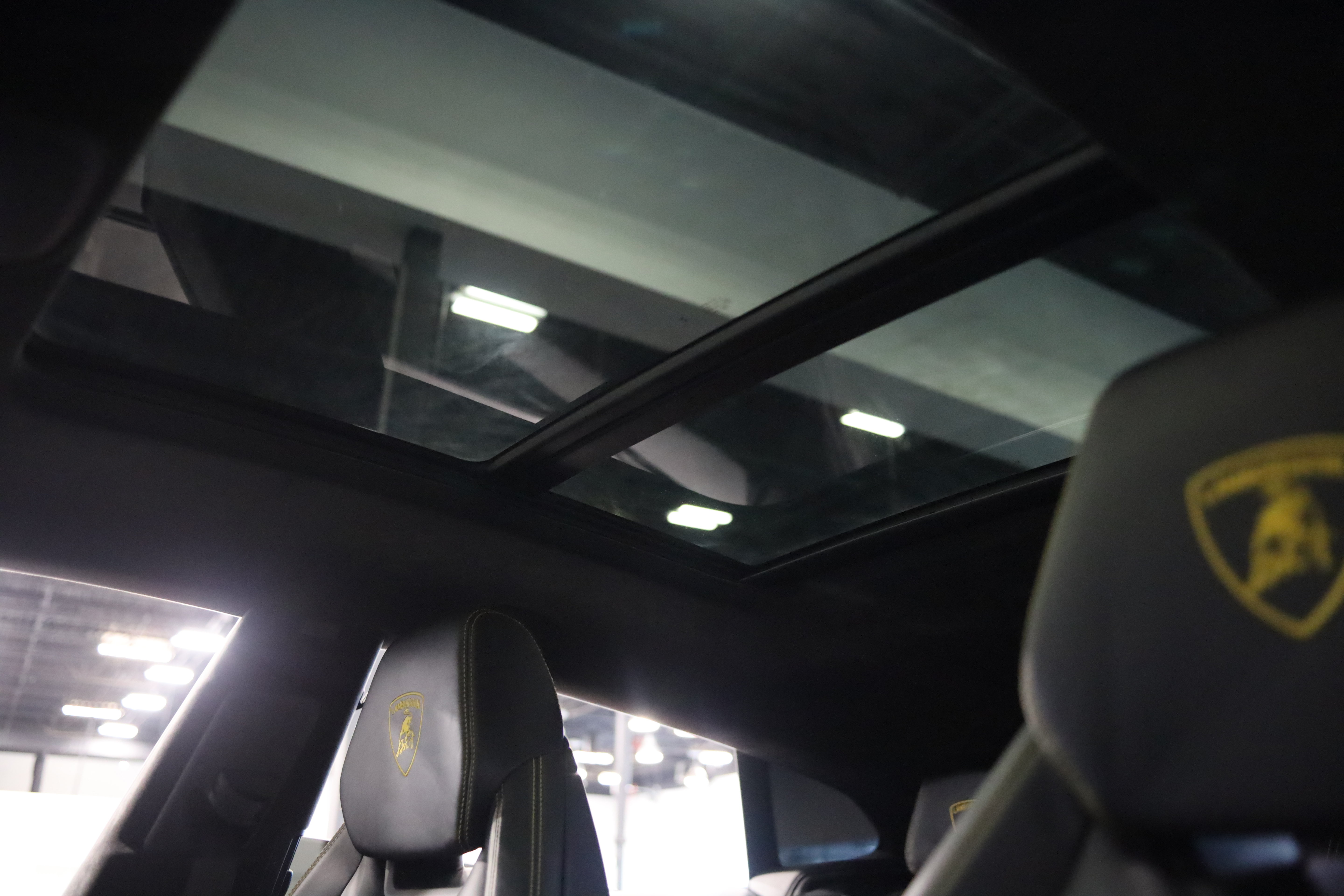 Used 2019 Lamborghini Urus AWD/4WD image 37