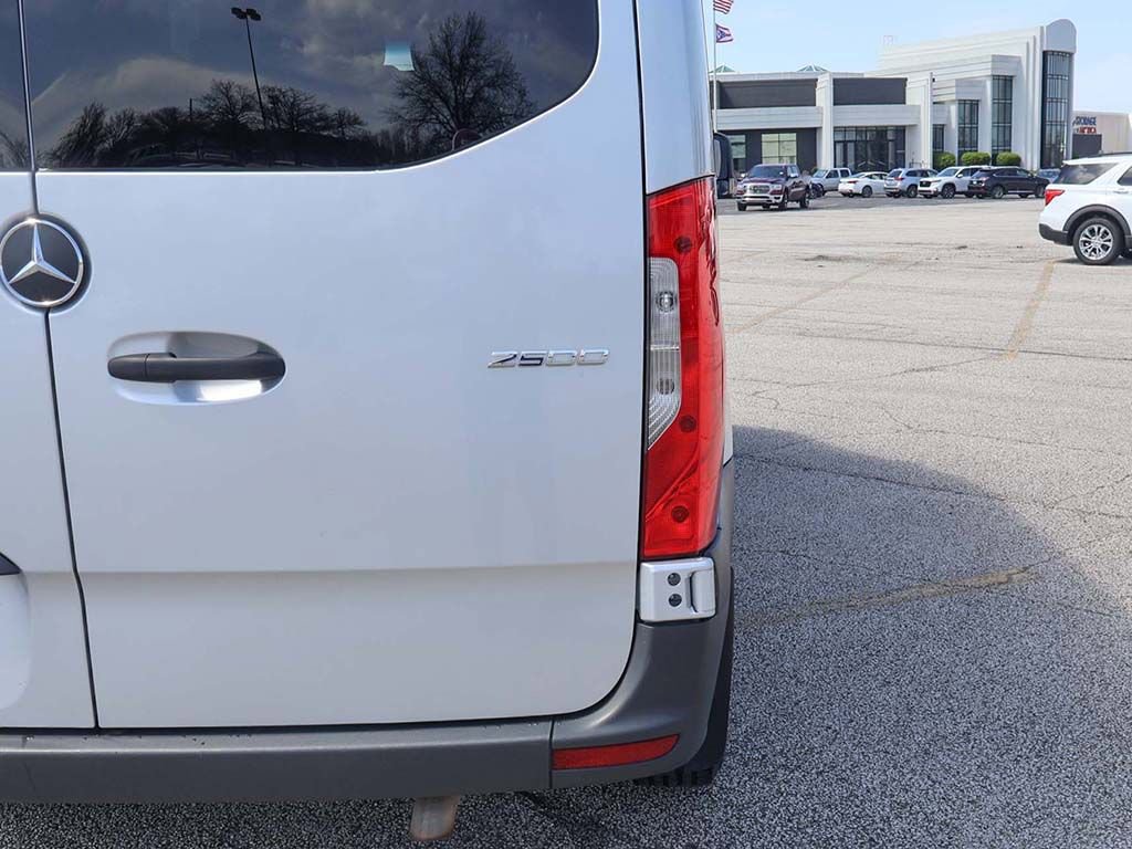 Used 2024 Mercedes-Benz Sprinter 2500 image 13