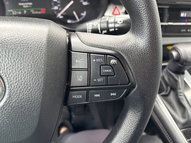 Used 2025 Toyota Sienna LE image 12