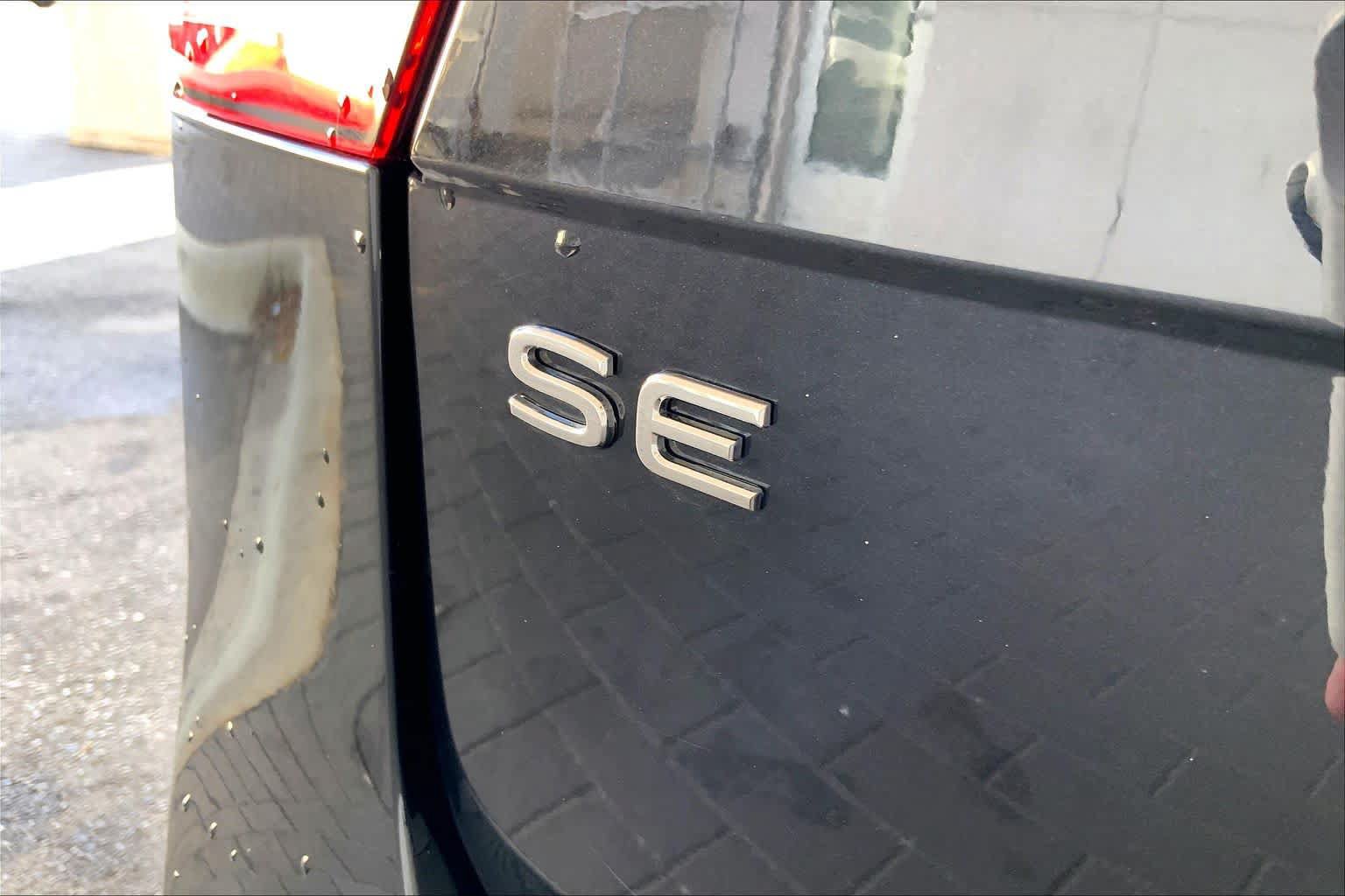 Used 2023 Volkswagen Tiguan SE R-Line FWD image 10
