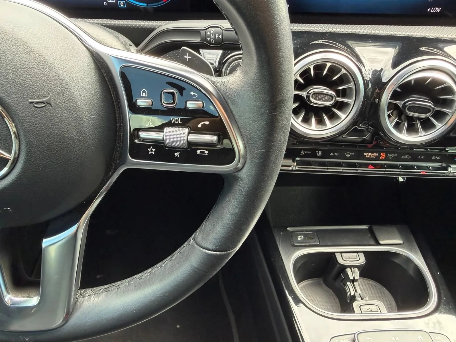 Used 2023 Mercedes-Benz CLA 250 w/ Premium Package image 27