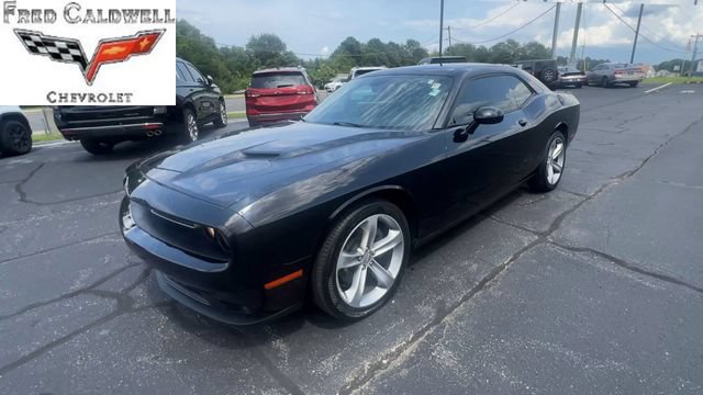 Used 2015 Dodge Challenger SXT w/ Super Sport Group (SS/T) RWD image 4