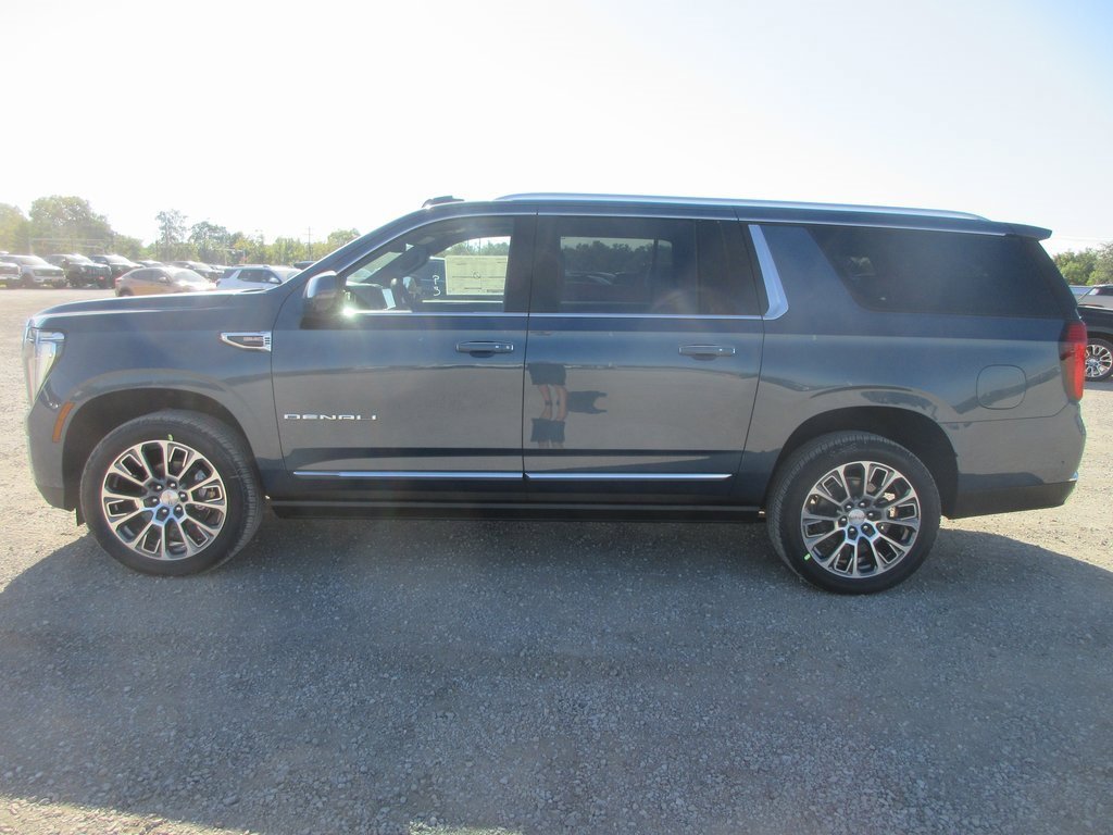 New 2026 GMC Yukon XL Denali w/ Sun & Power Step Package image 8