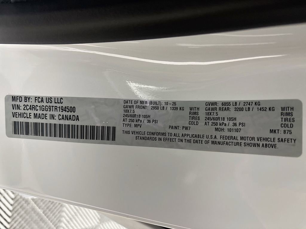 New 2026 Chrysler Pacifica Limited w/ Uconnect Theater Family Group image 26