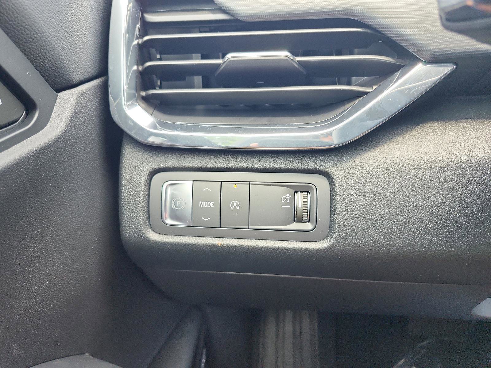 New 2025 GMC Acadia Elevation image 16