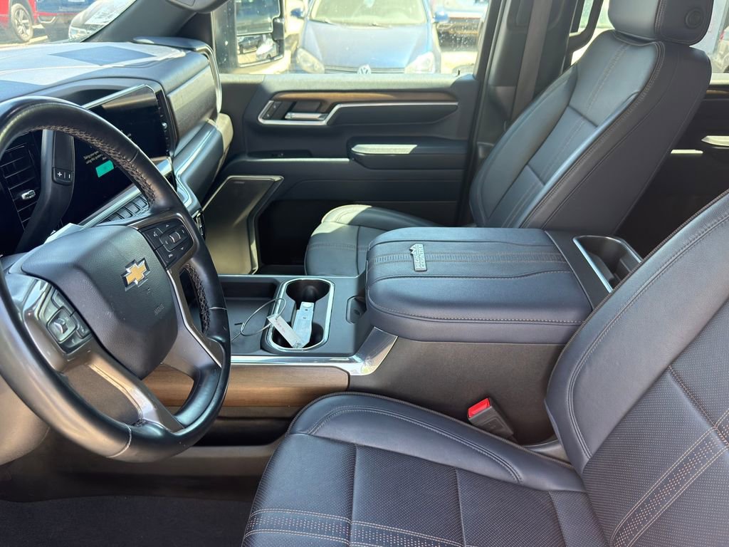 Used 2024 Chevrolet Silverado 3500 High Country w/ Technology Package image 17