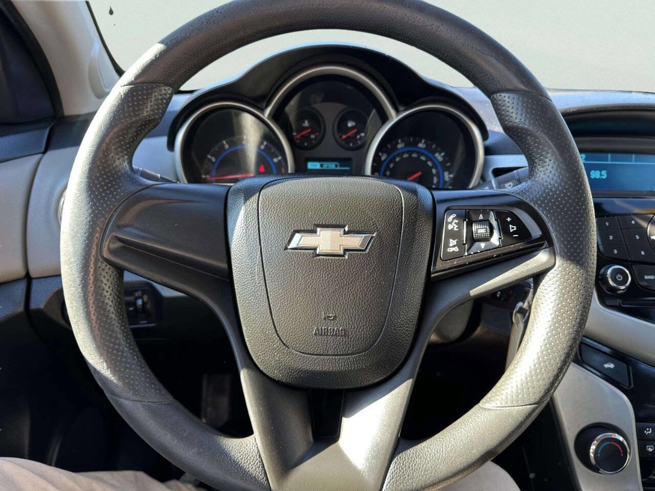 Used 2016 Chevrolet Cruze LS FWD image 28