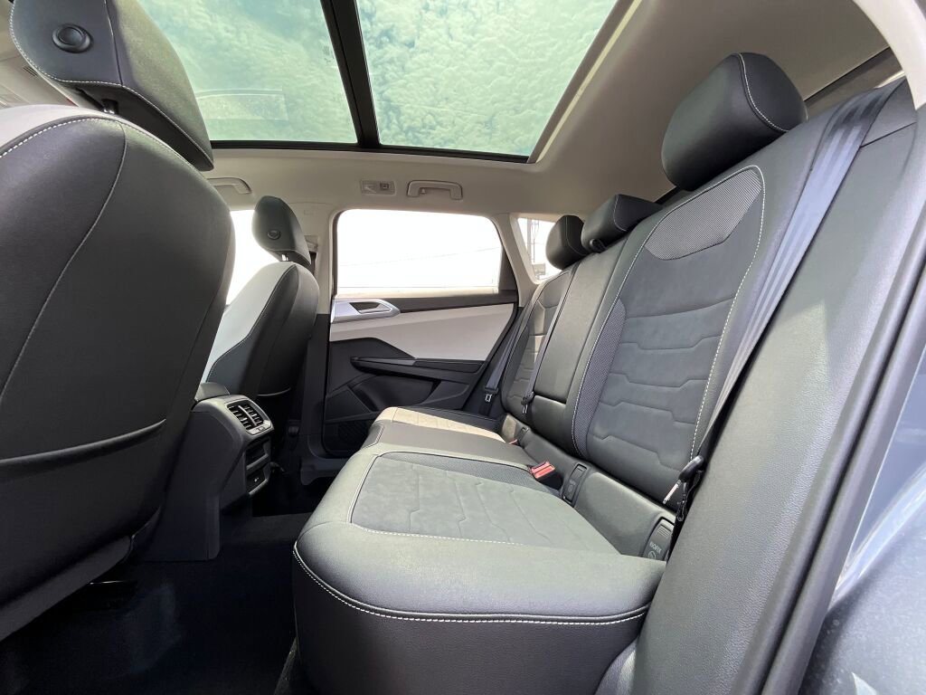 New 2025 Volkswagen Taos SE image 12