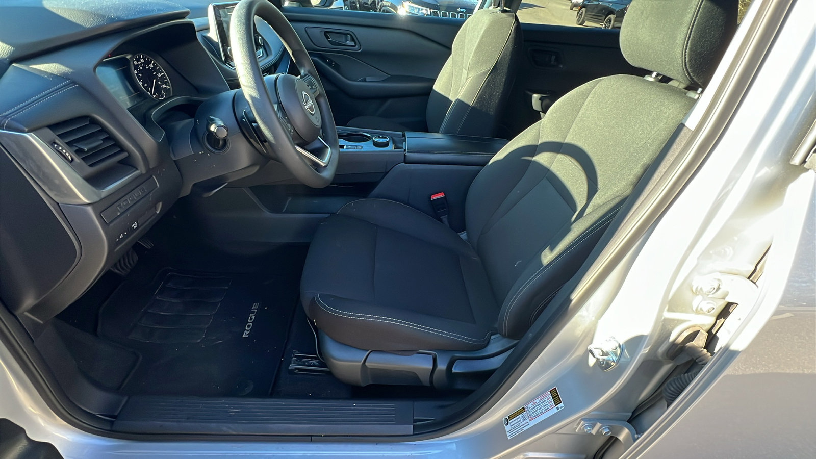 Used 2024 Nissan Rogue S image 16