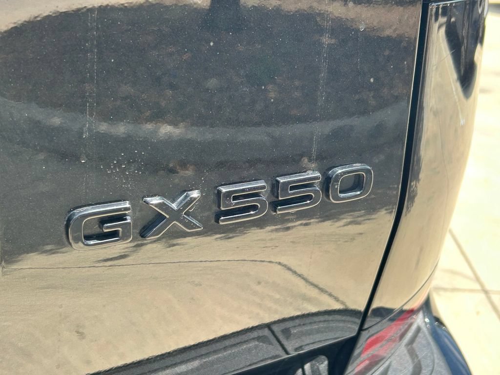 Used 2025 Lexus GX 550 w/ Accessory Package (2T) AWD/4WD image 13