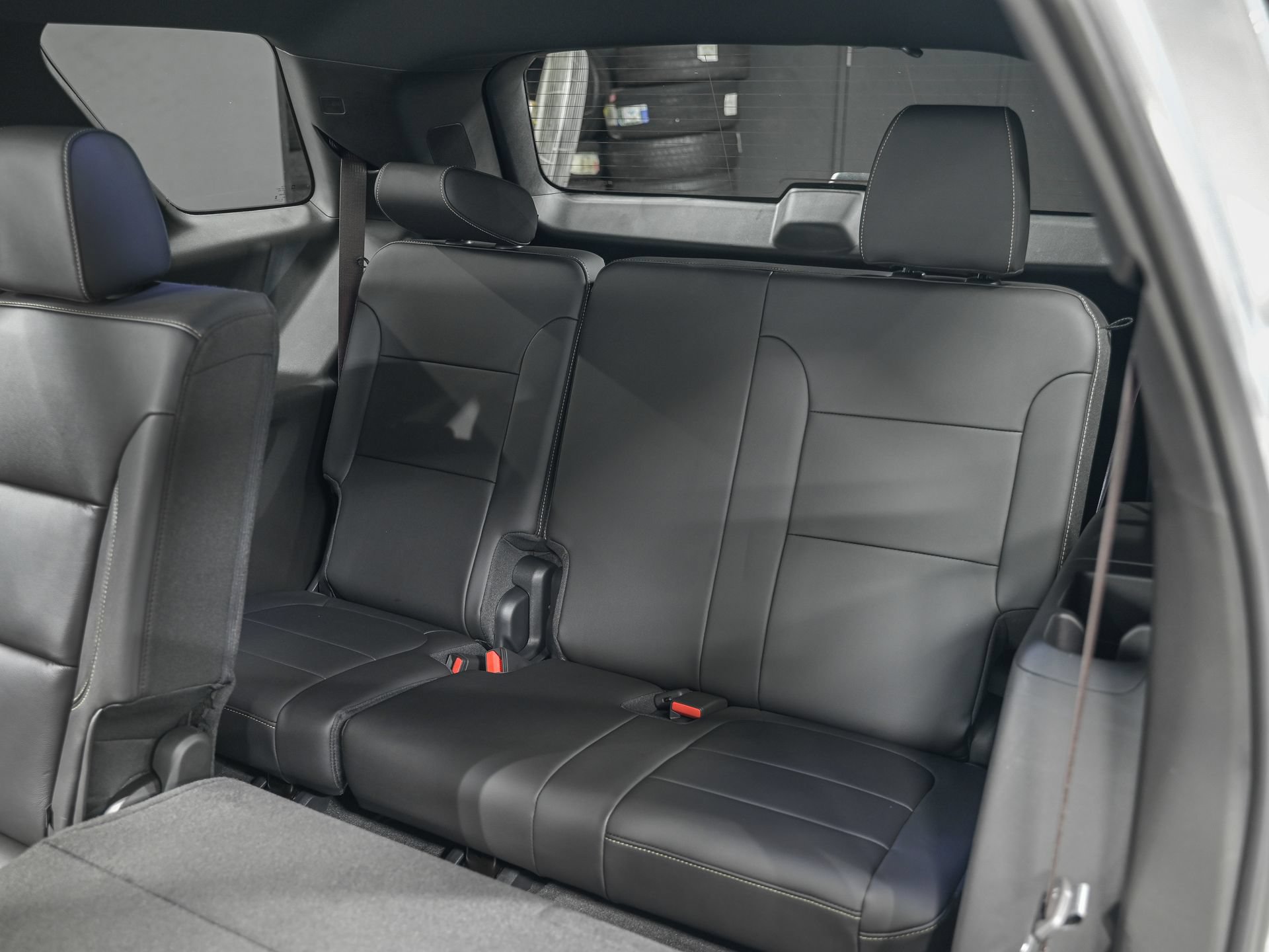 Used 2023 Chevrolet Traverse LT w/ LT Premium Package AWD/4WD image 28