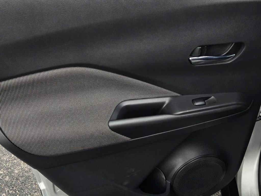 Used 2019 Nissan Kicks SV FWD image 10