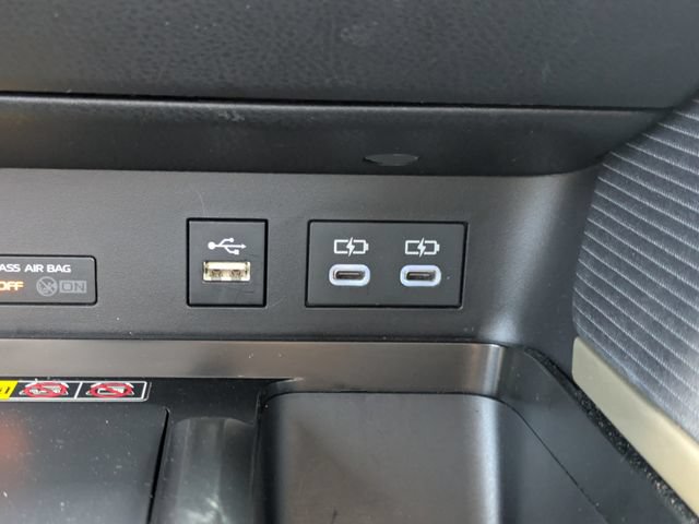 Used 2025 Toyota Camry SE AWD/4WD image 21