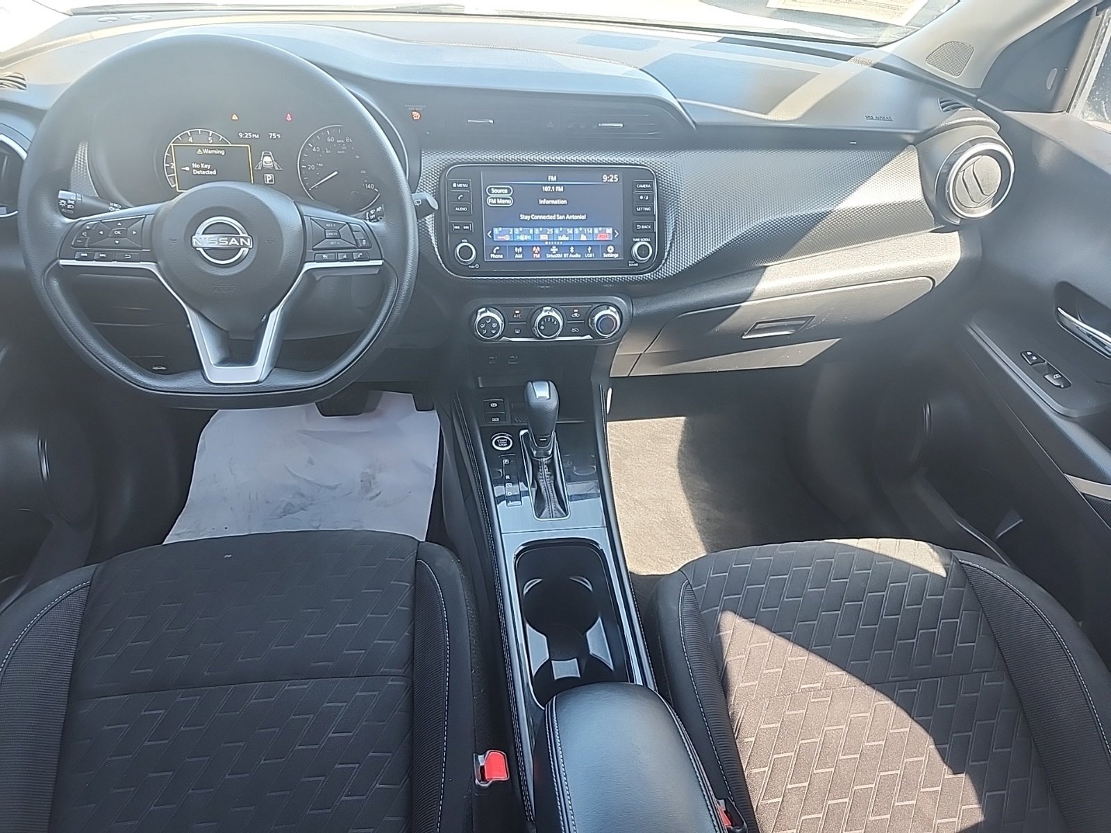 Used 2023 Nissan Kicks SV image 8