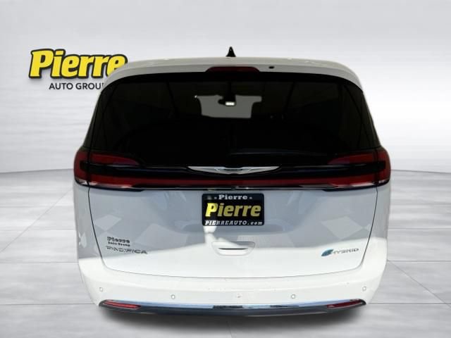 Used 2023 Chrysler Pacifica Limited FWD image 3
