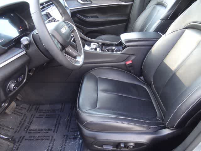 Used 2023 Jeep Grand Cherokee L Limited AWD/4WD image 6