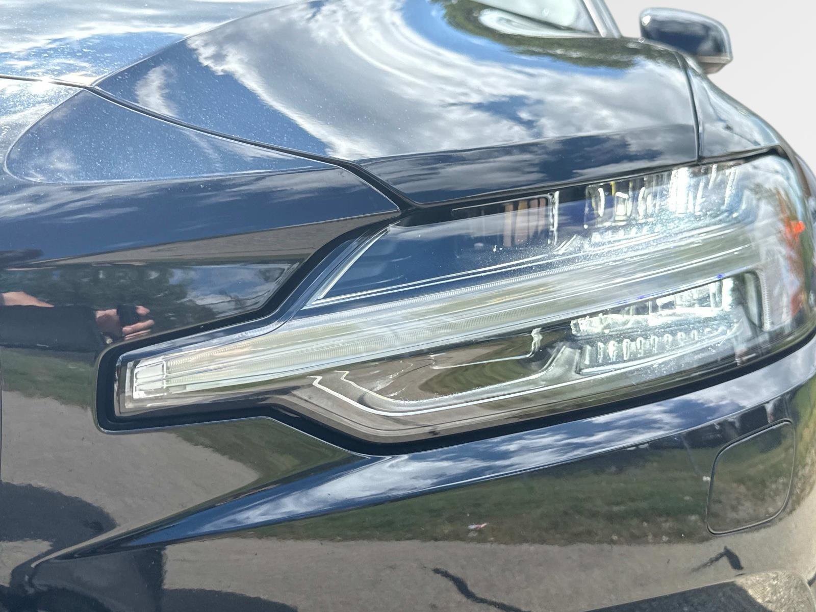 Used 2025 Volvo V60 B5 Cross Country Ultra w/ Climate Package image 10