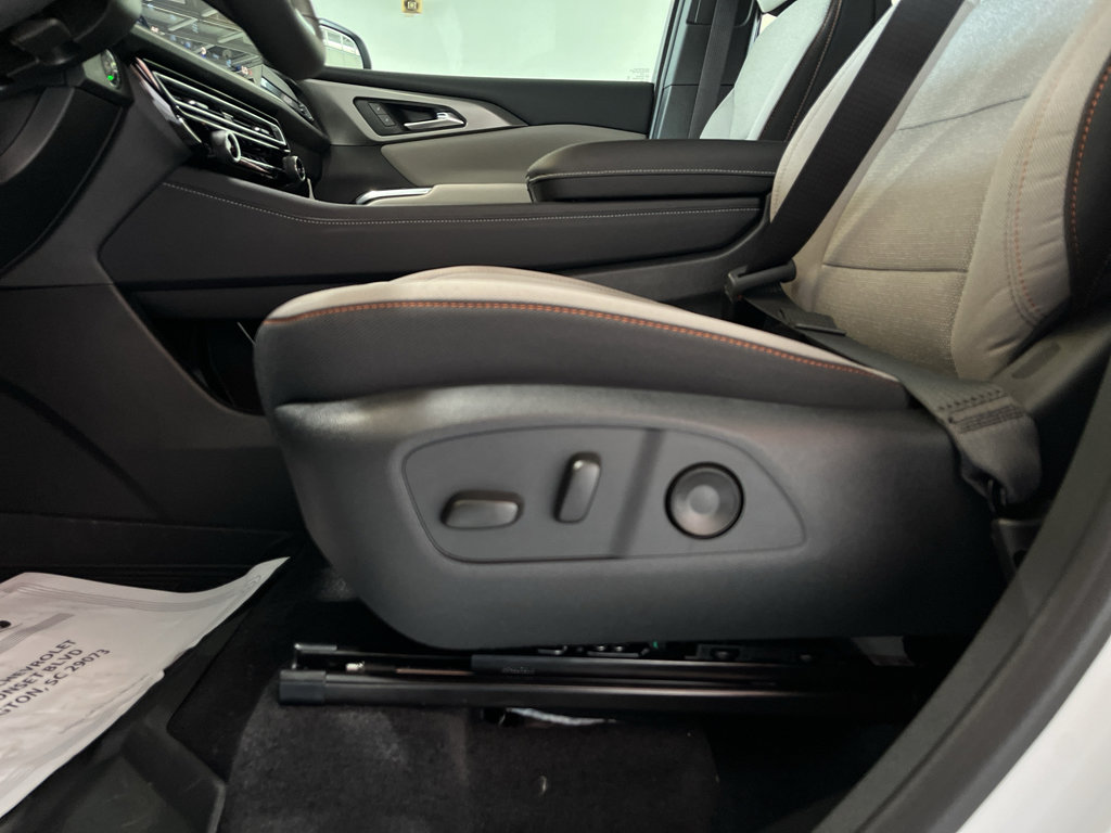 New 2026 Chevrolet Traverse LT FWD image 14