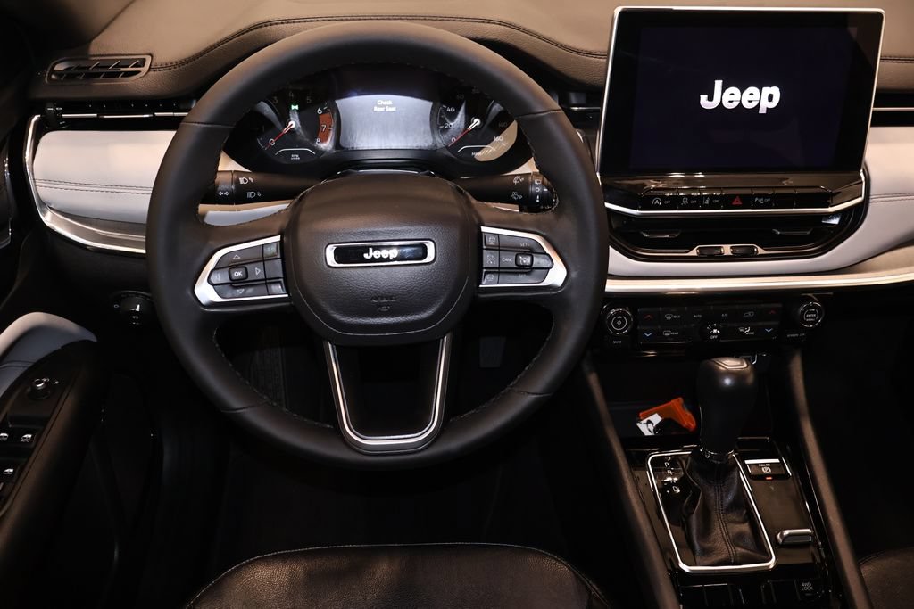 Used 2023 Jeep Compass Limited AWD/4WD image 21