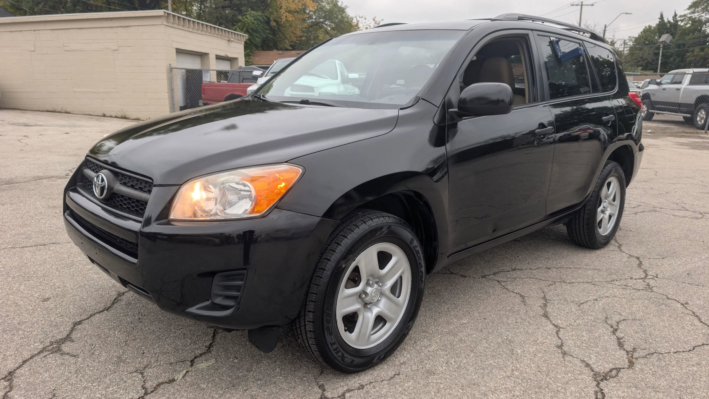 Used 2012 Toyota RAV4 FWD image 1