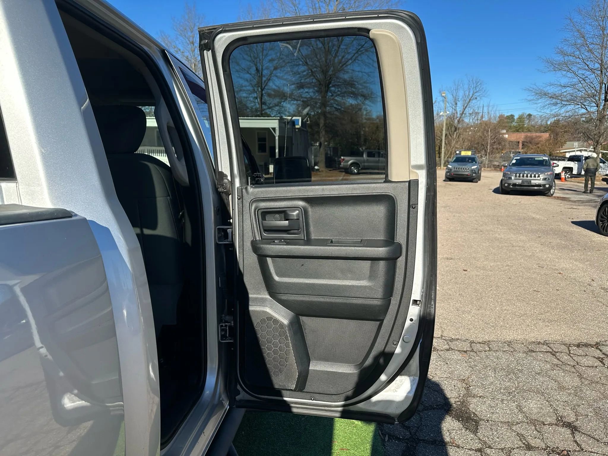 Used 2018 RAM 1500 Express image 17