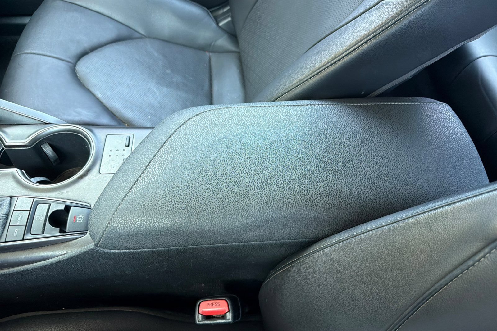 Used 2021 Toyota Camry XSE FWD image 25