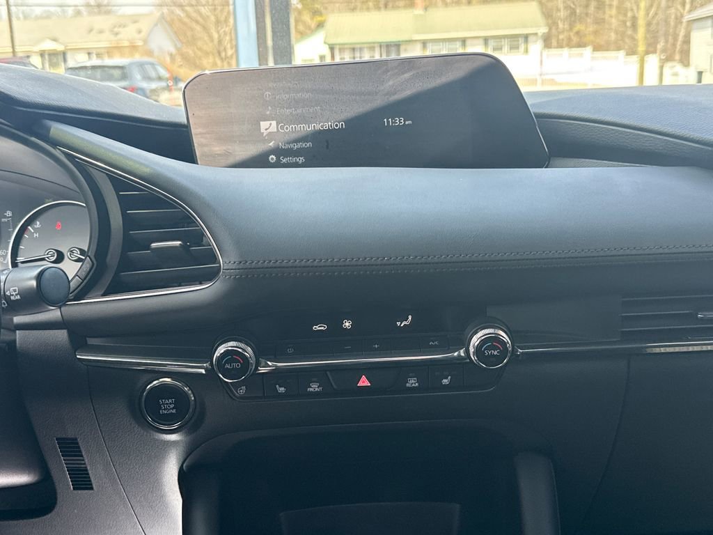 Used 2021 MAZDA MAZDA3 Hatchback w/Premium Plus Pkg image 18