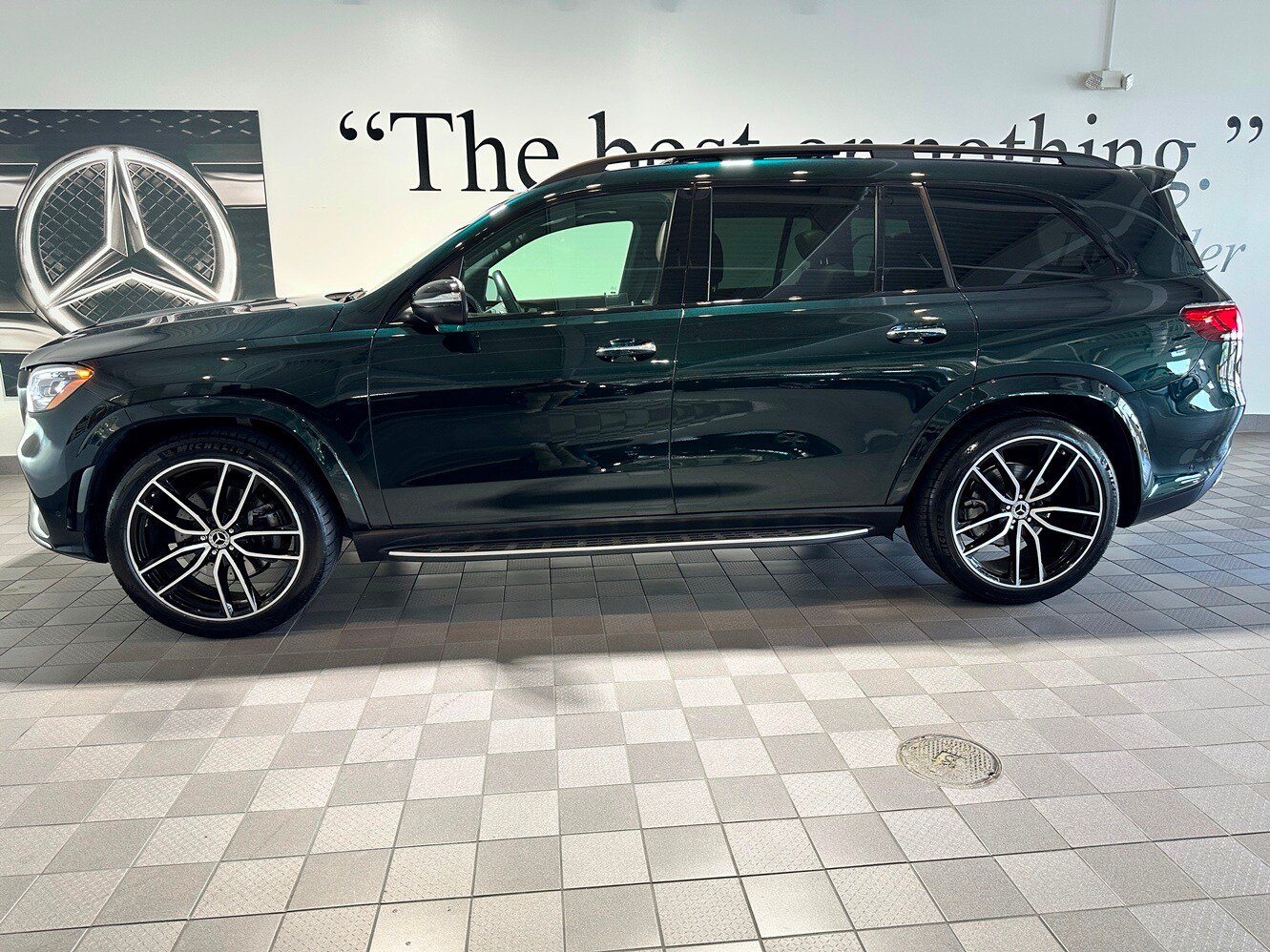 Used 2023 Mercedes-Benz GLS 450 4MATIC image 7