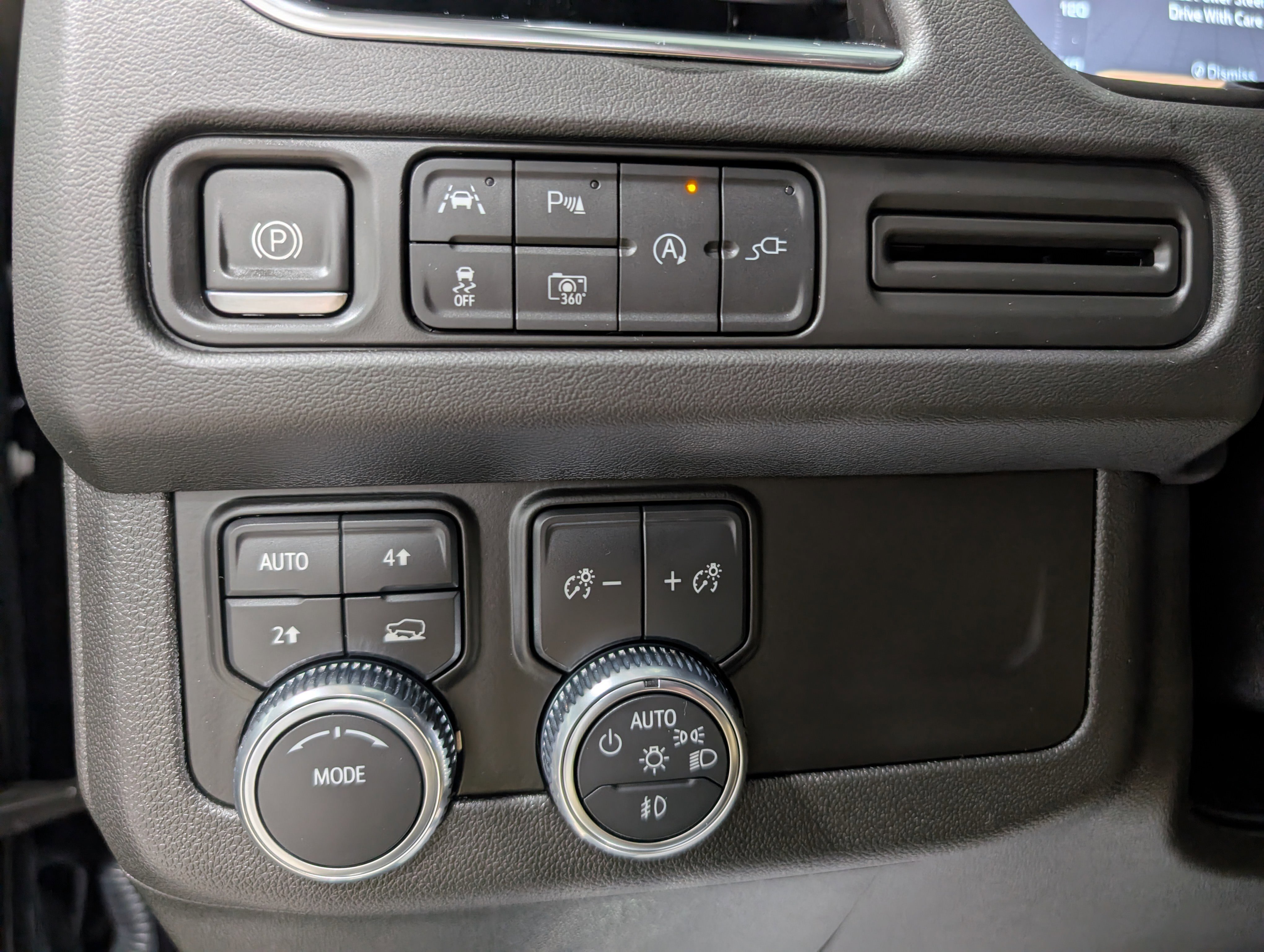 Used 2022 GMC Yukon XL SLT w/ SLT Luxury Package image 27