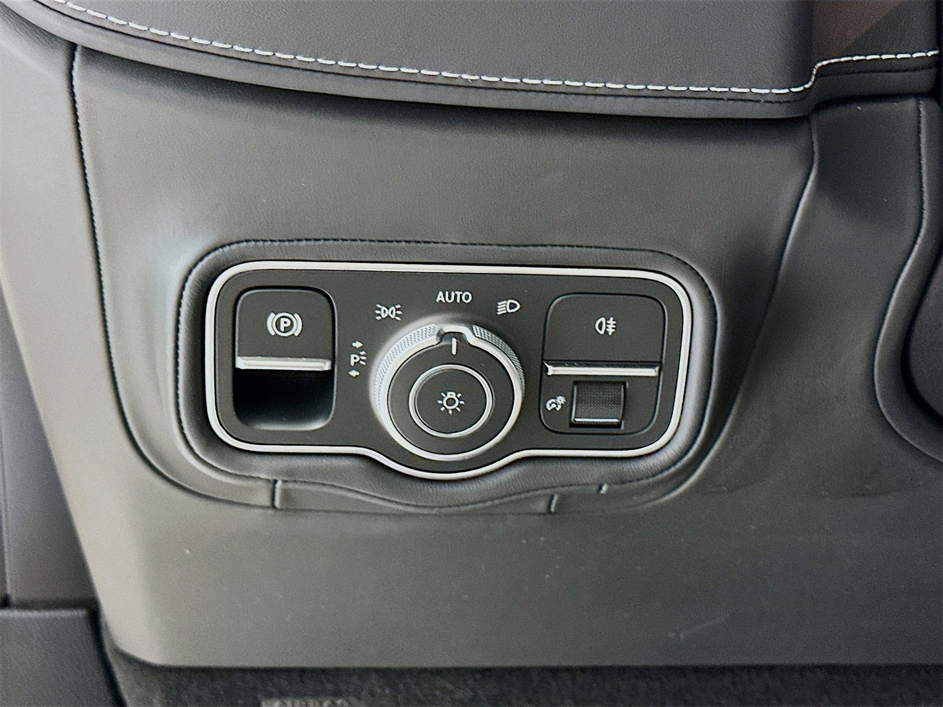 Used 2025 Mercedes-Benz G 550 G 550 image 11