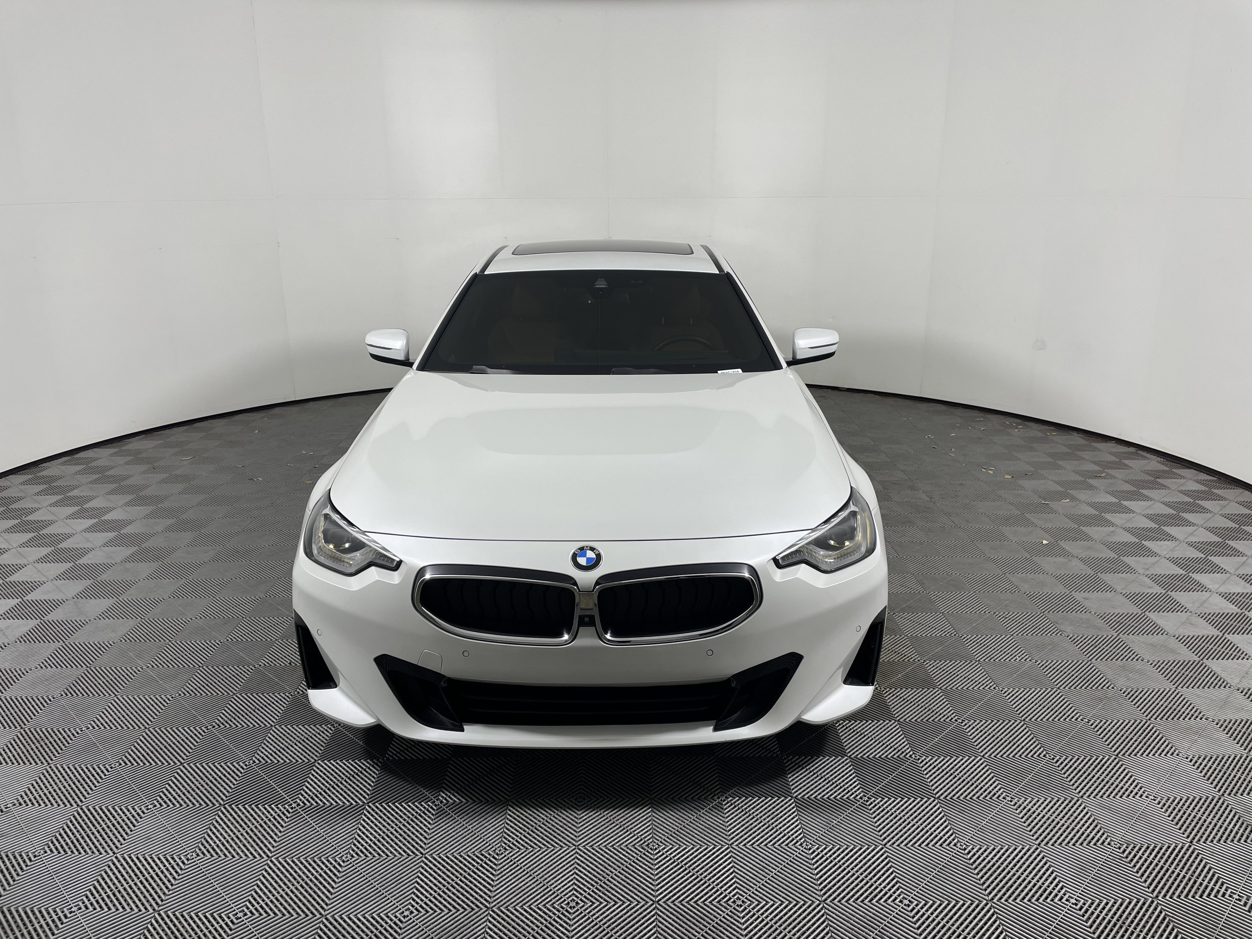 Used 2023 BMW 230i Coupe w/ Premium Package image 8